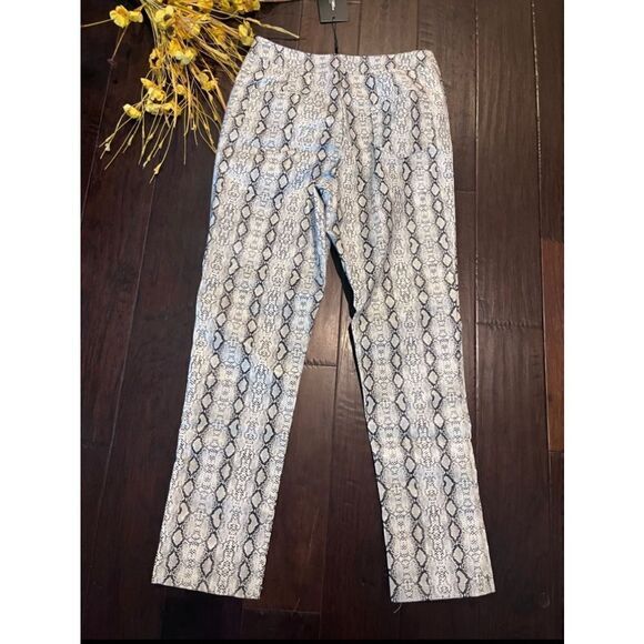 Pretty little things faux leather Grey Front Zip Snake Print Pants sz 8 - Picture 9 of 12